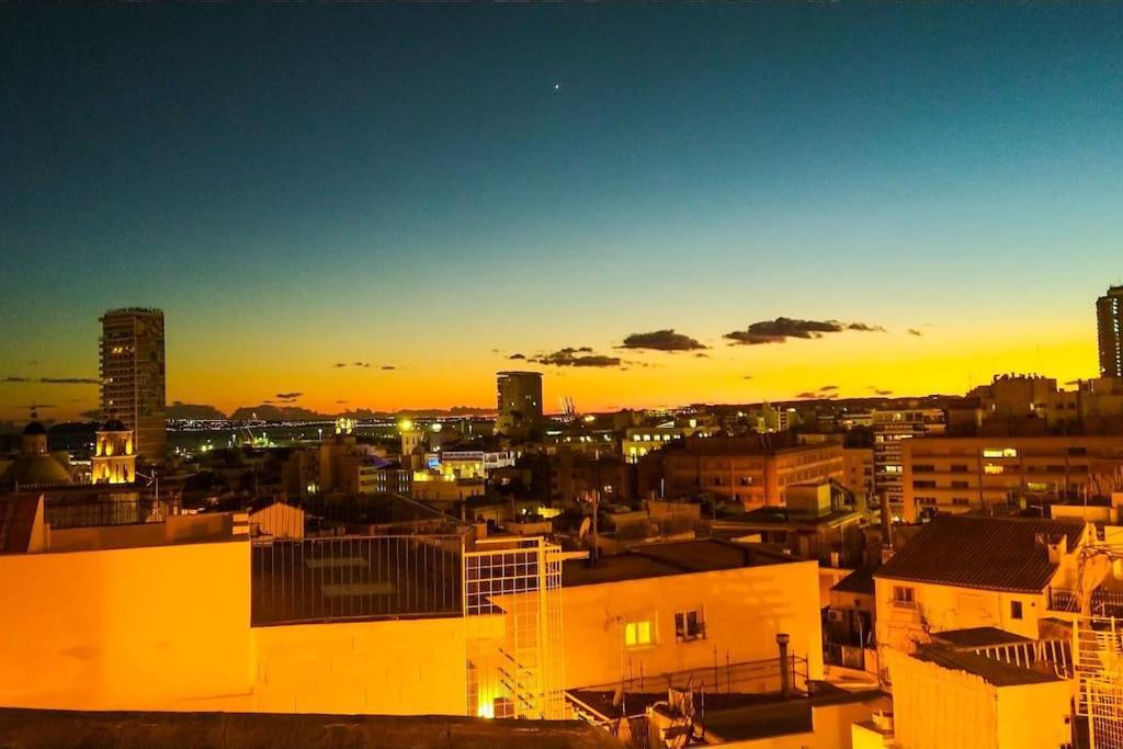 Casa Colorista En El Casco Antiguo Βίλα Αλικάντε Εξωτερικό φωτογραφία